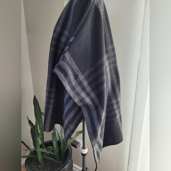 XS GAP Poncho / Cape - Picture 2 of 6